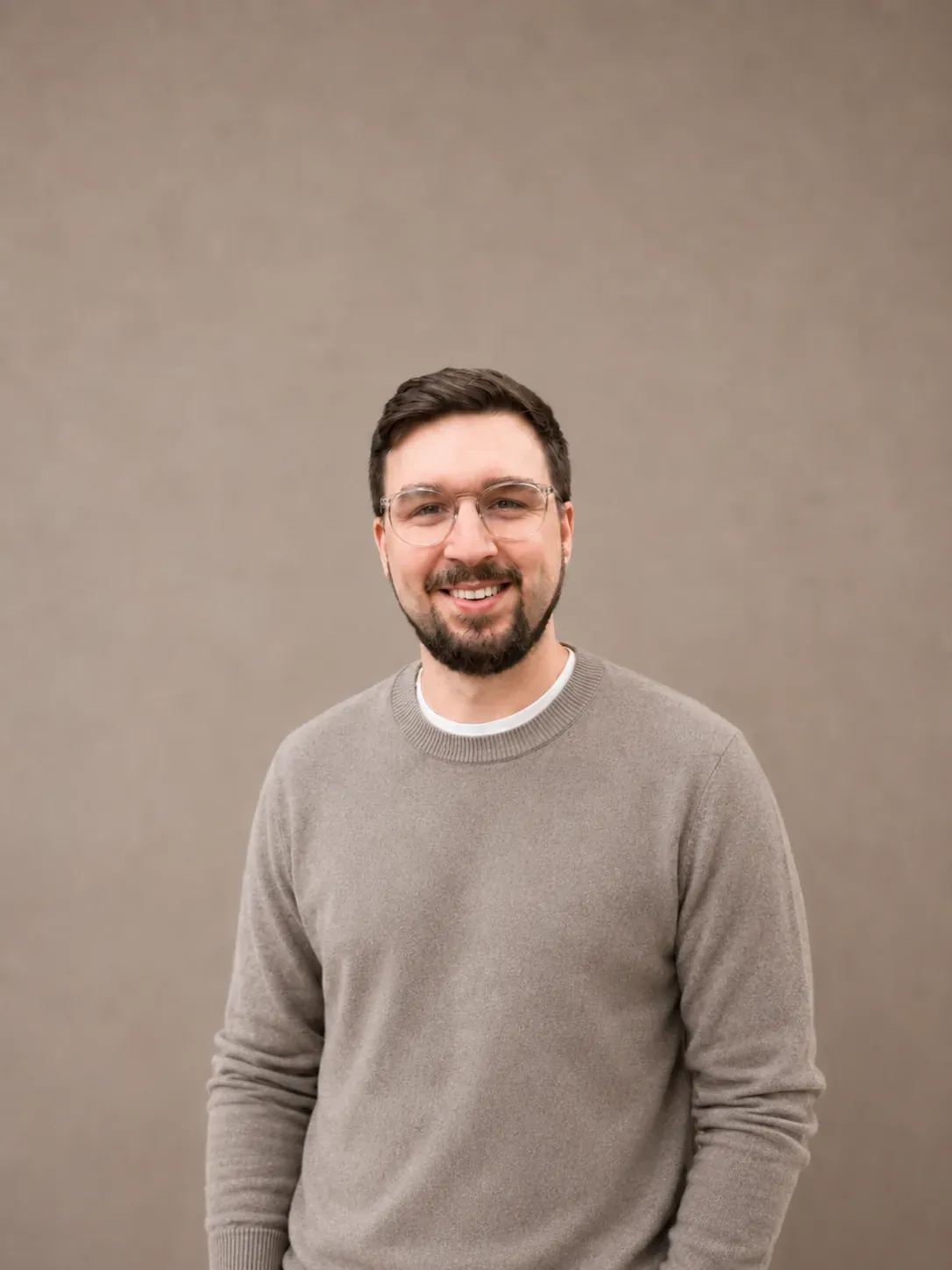 Porträt von Glenn Ritter vor neutralem Hintergrund